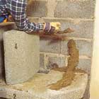 Sätt bruk på både betongblock och brandmur