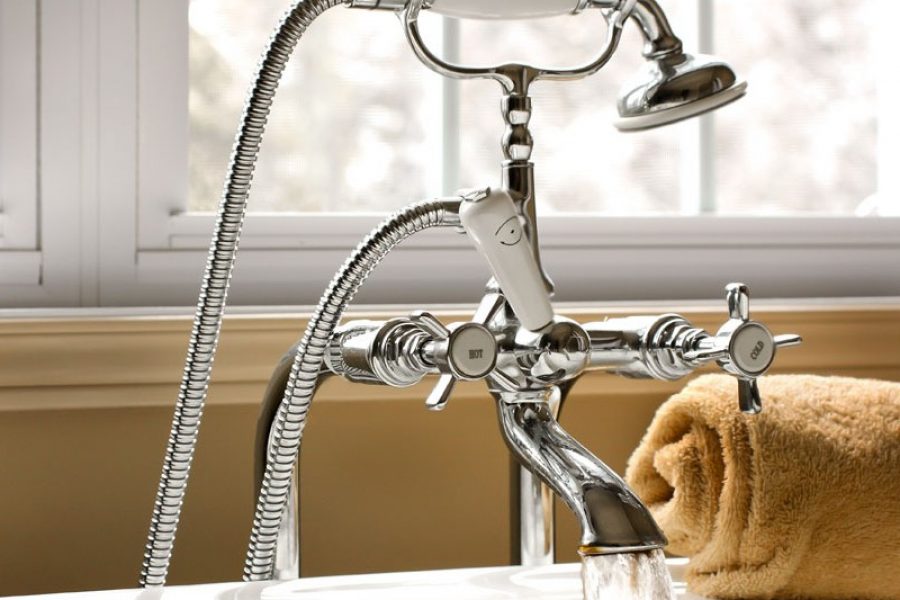 Kombinerad duschblandare och badkarsblandare
