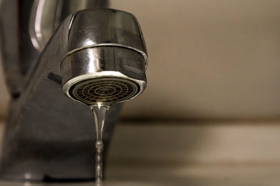 Vattenlarm kan förhindra fuktskador från droppande vattenkran